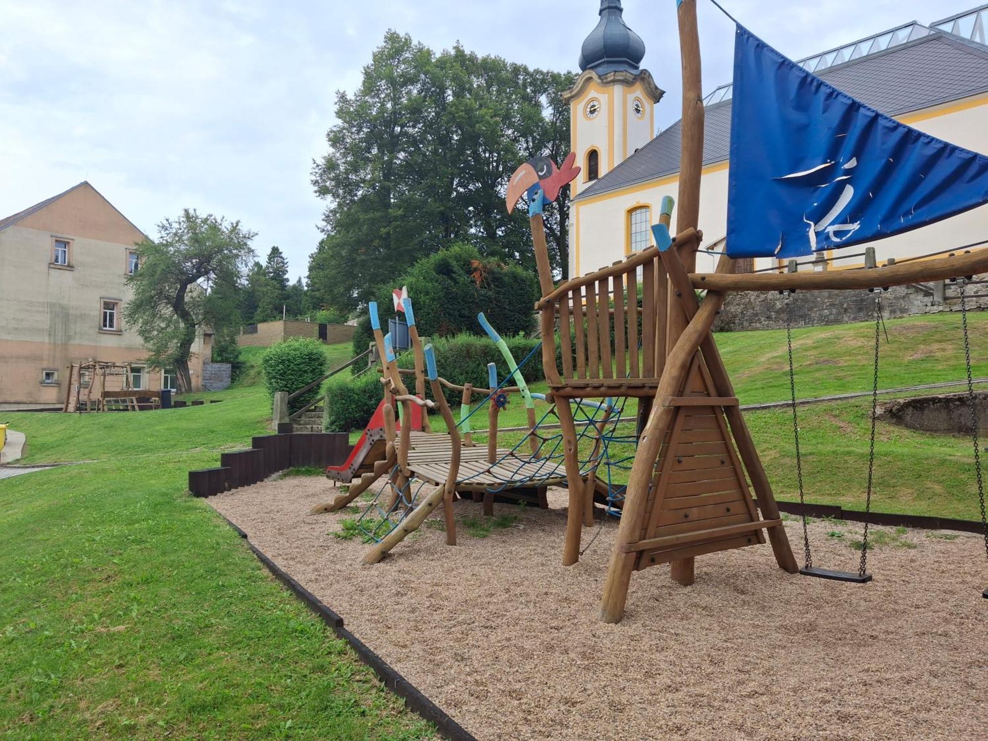 Ubytovani U Kostela Ústí nad Labem Exteriör bild